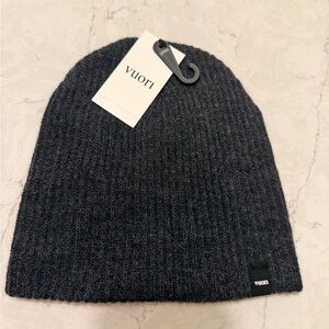 BNWT Vuori Manchester beanie in charcoal Heather